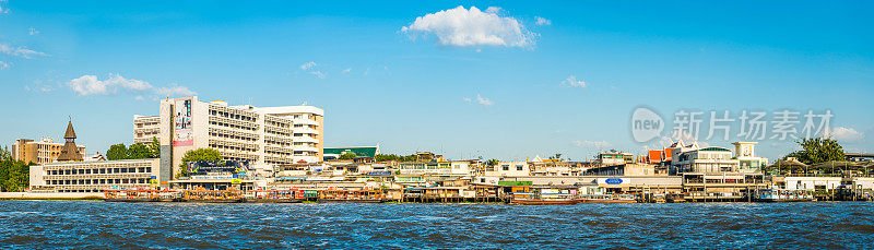 曼谷酒吧和船湄南河海滨全景泰国