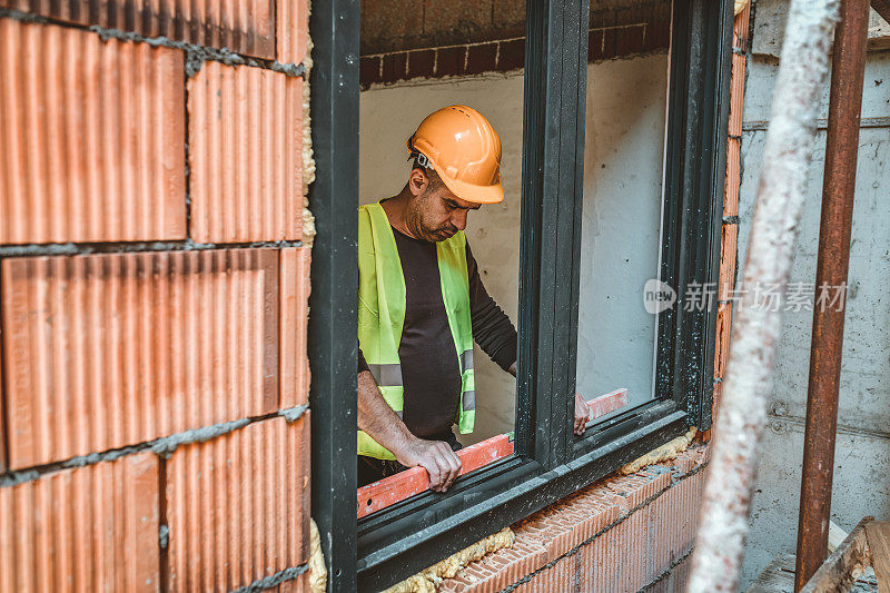 建筑工地的建筑工人