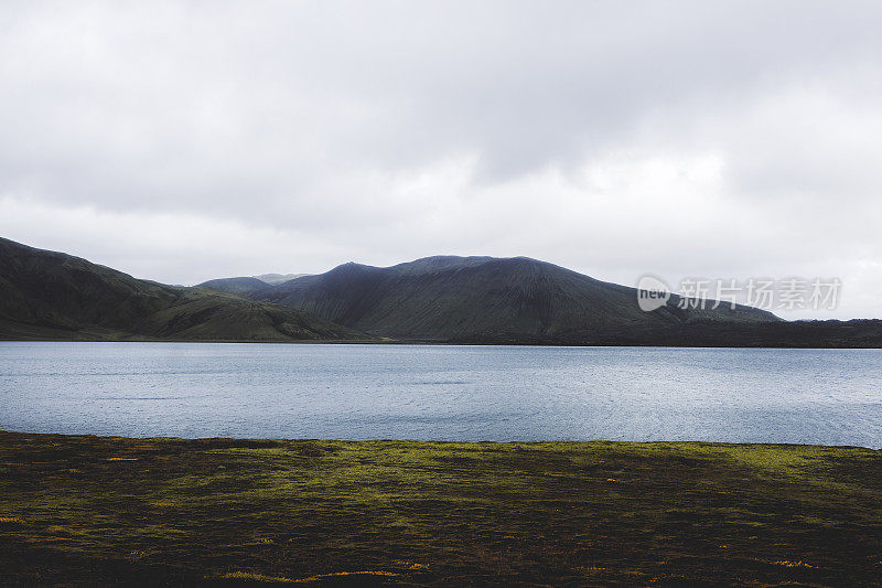 冰岛高地的高山湖泊和火山