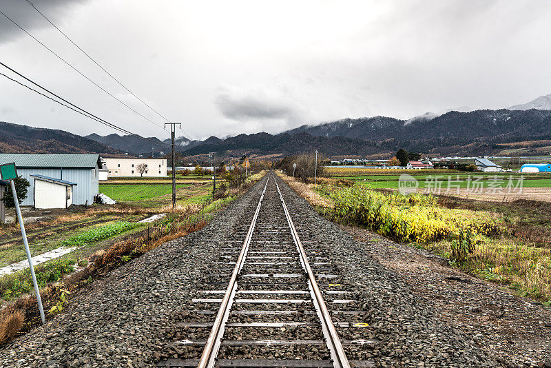 日本北海道乡间的铁路