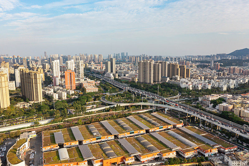 城市绿色建筑，太阳能电池板