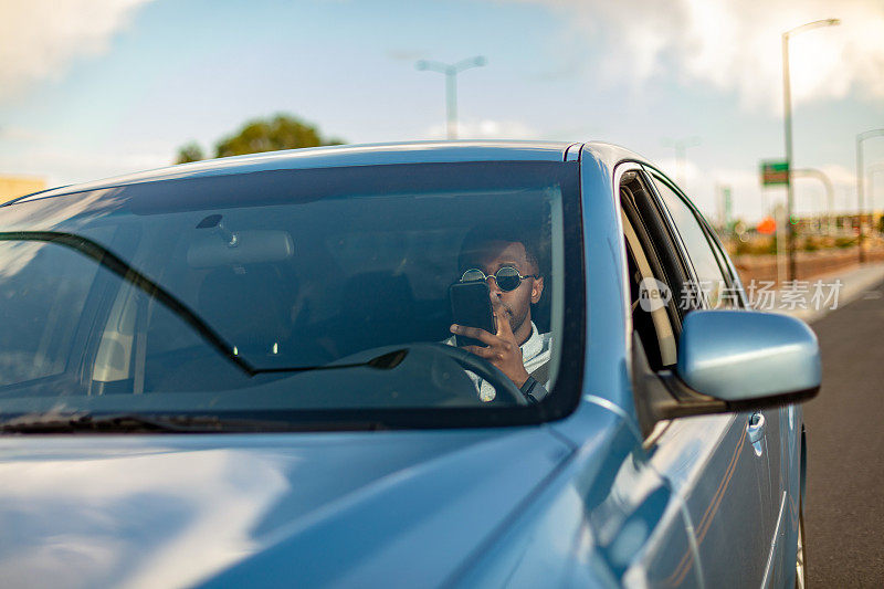 美国西部的年轻成年黑人男性伤害和预防受损驾驶照片系列