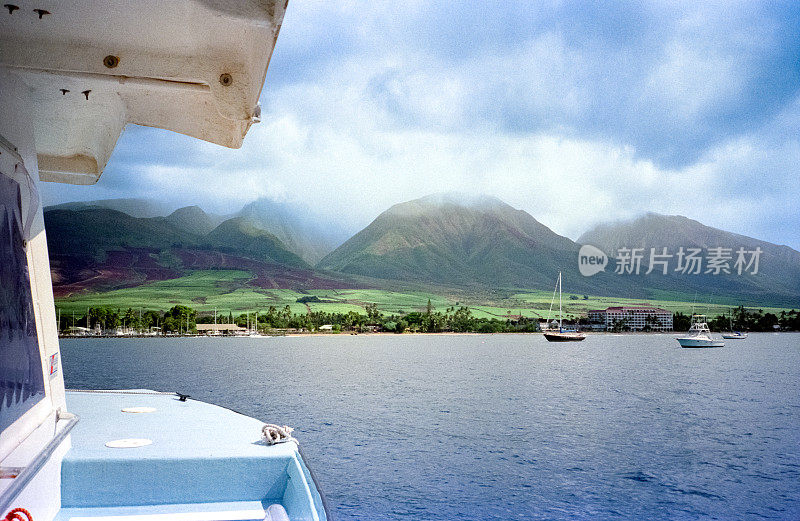 从船上到毛伊岛和拉海纳岛