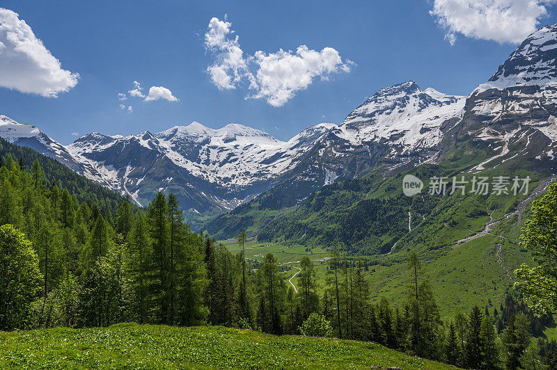 春天的奥地利阿尔卑斯山