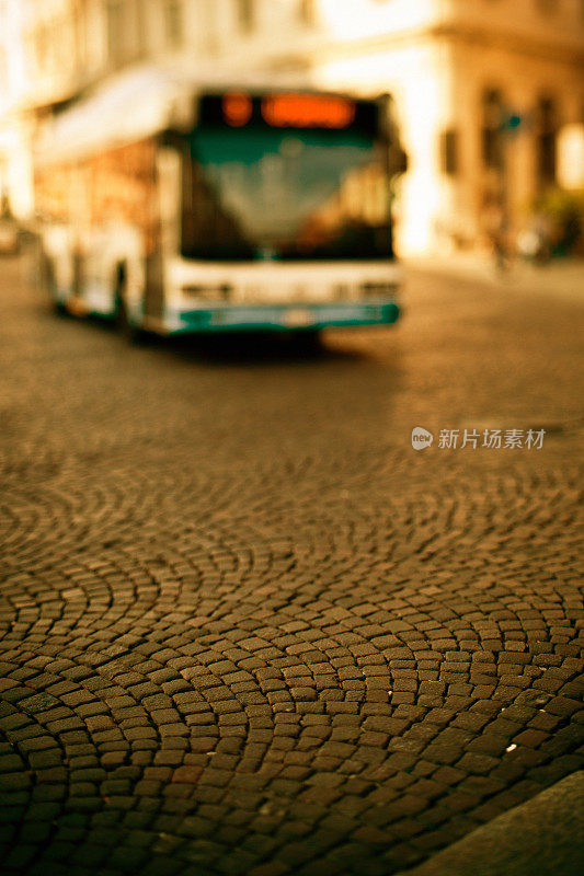 意大利城市里的公交车