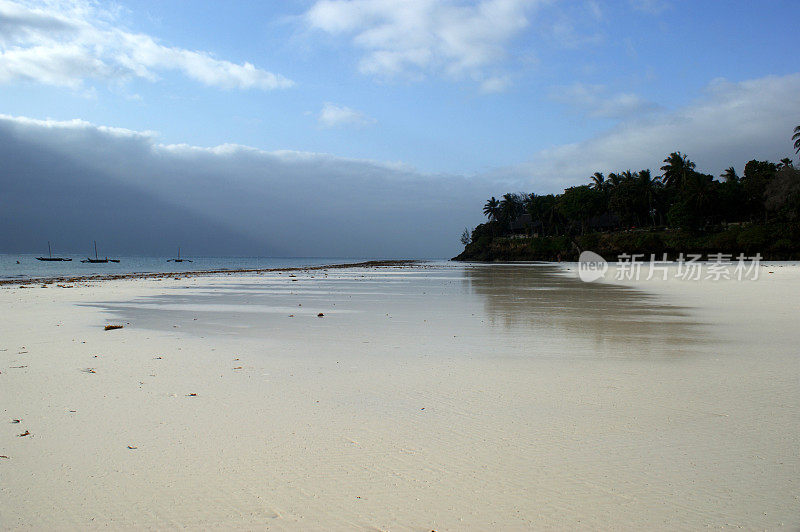 印度洋的迪亚尼海滩