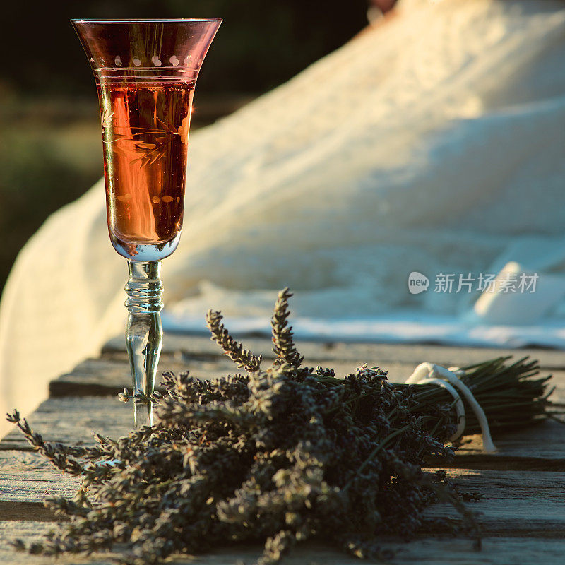 新娘花束,香槟酒杯