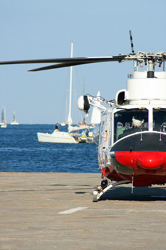 Barcolana帆船赛和消防直升机