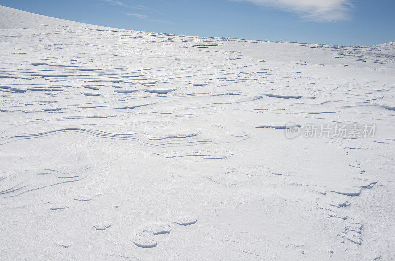 约敦海门国家公园坚硬的冰冻雪壳的图案