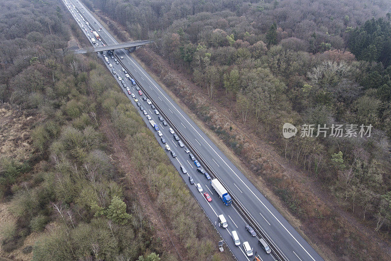 交通堵塞公路鸟瞰图