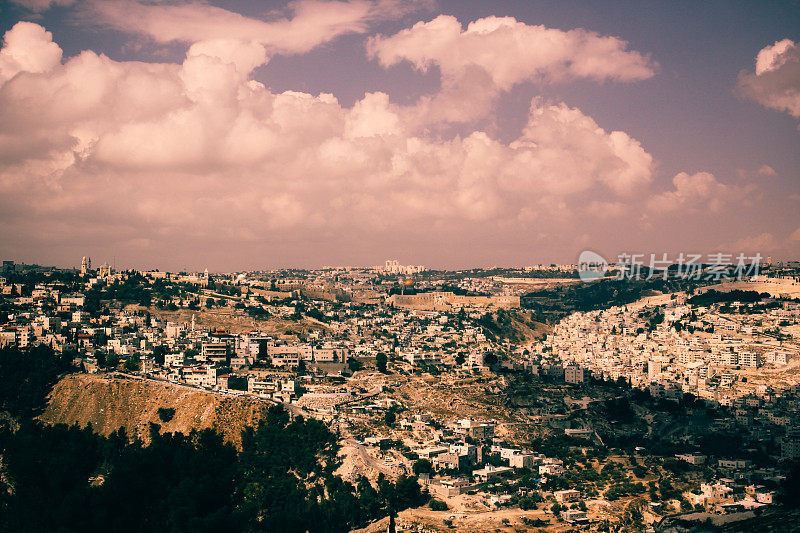 在耶路撒冷旧城的圆顶岩石全景