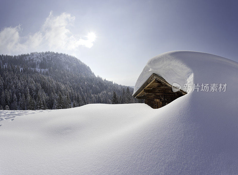 高山的小屋