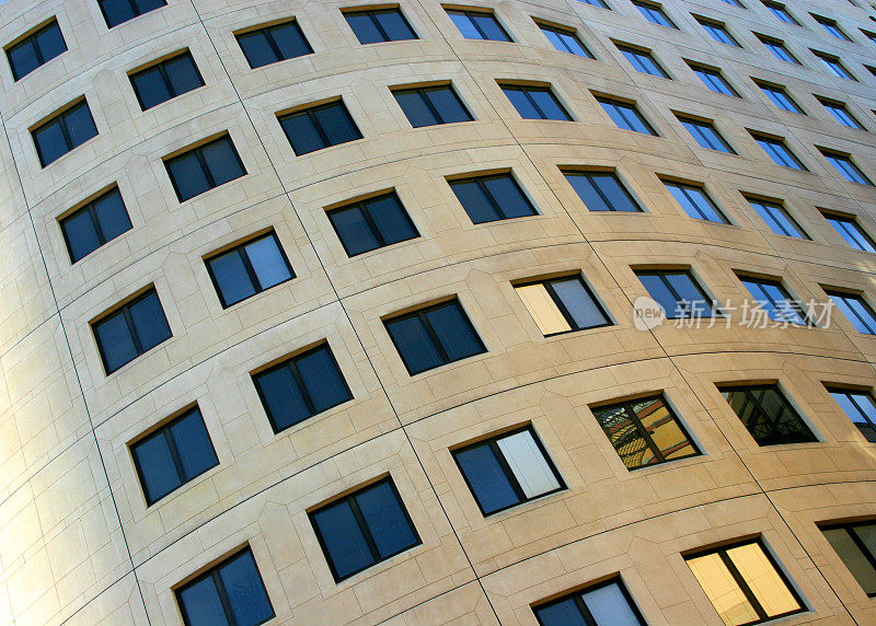 现代办公大楼窗户