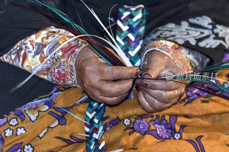 阿拉伯女人编织