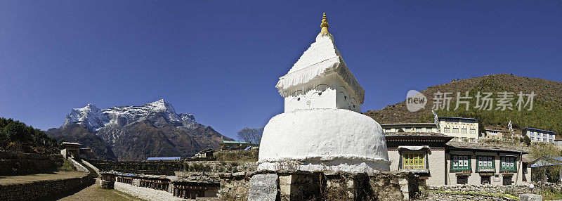 白塔佛塔，佛经轮，寺庙神龛，尼泊尔喜马拉雅山全景