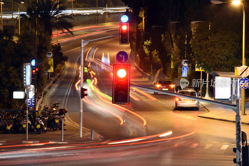 以色列的道路在夜晚