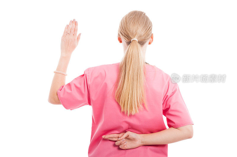 后视镜女护士做假誓言手势