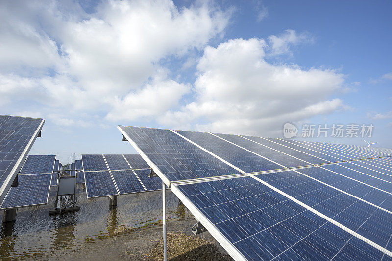 发电厂使用可再生的太阳能