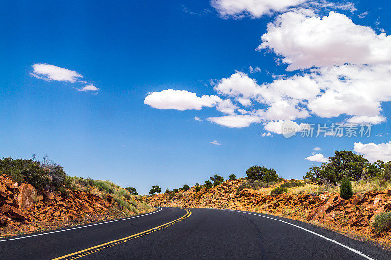 亚利桑那州的新公路。美国西南部之旅