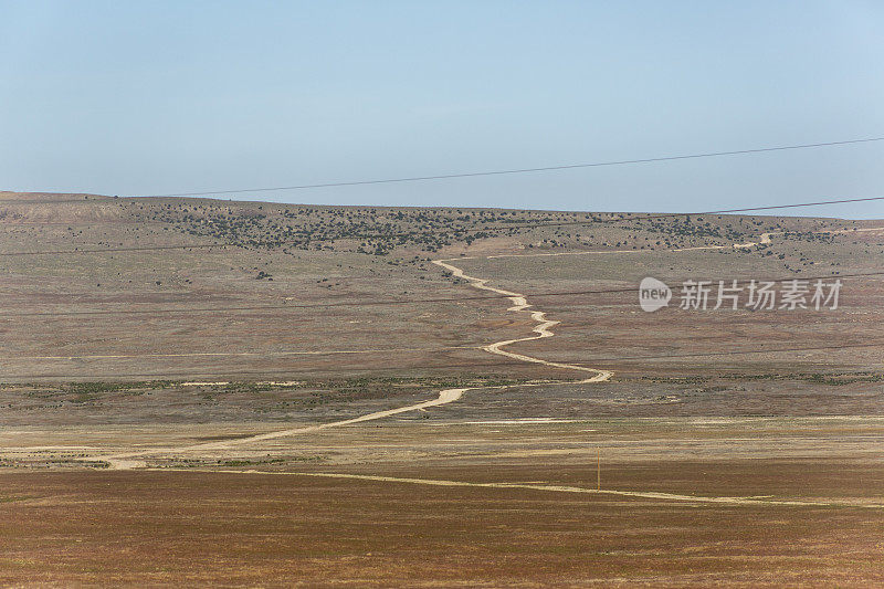 美国内华达州犹他州山区的土路