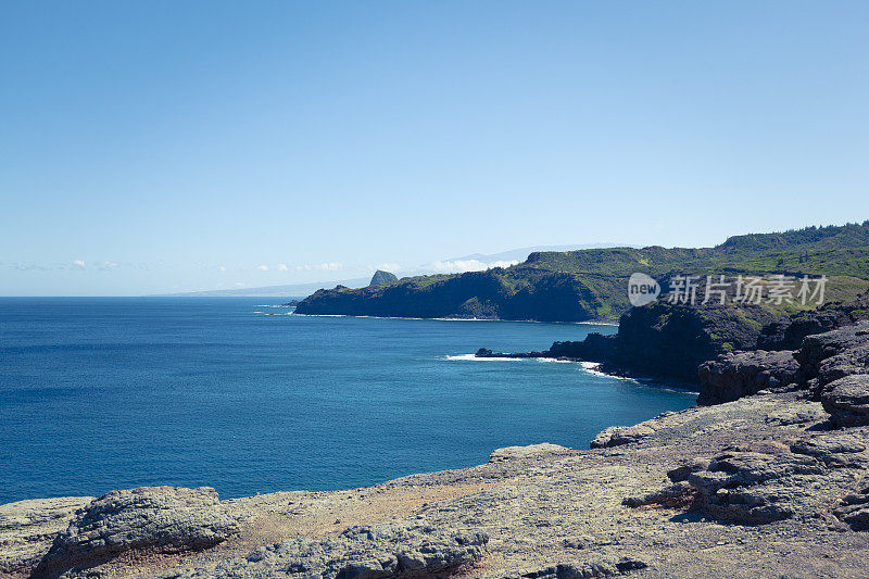 夏威夷毛伊岛陡峭的海岸线