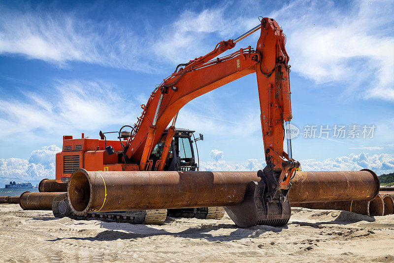 在海边修建一条管道