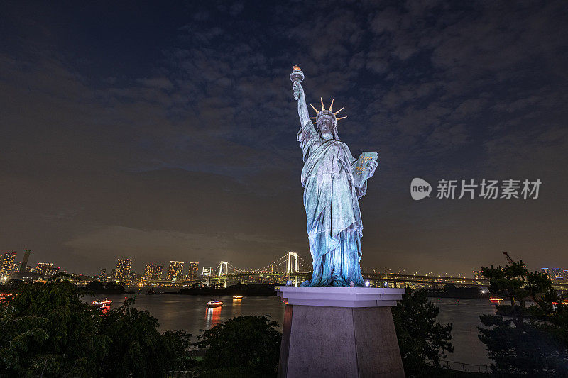 东京湾,台场。自由女神像之夜