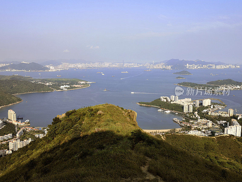 由香港大屿山罗浮头郊游径眺望愉景湾全景