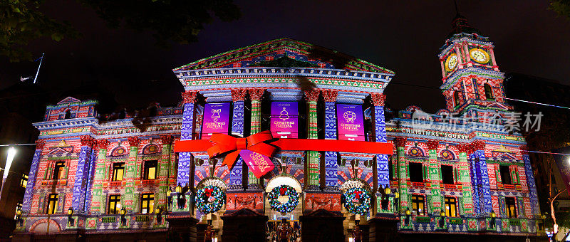 澳大利亚墨尔本市政厅的圣诞灯光投影