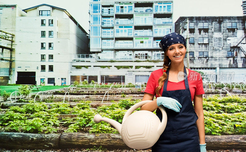 白种人年轻女性植物学家园艺戴手套