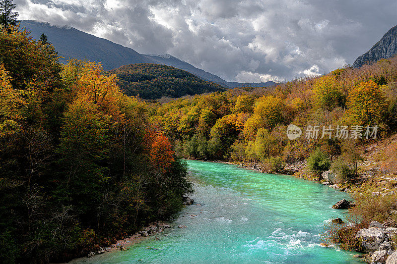 索卡河近距离，特伦塔山谷，Primorska，朱利安阿尔卑斯山，斯洛文尼亚，欧洲