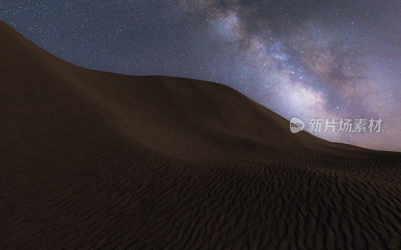 银河漫过沙丘