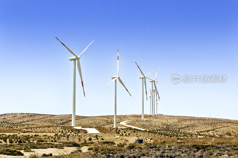 沙漠中的风电场。智利科金波的拉塞雷娜。绿色能源的概念。