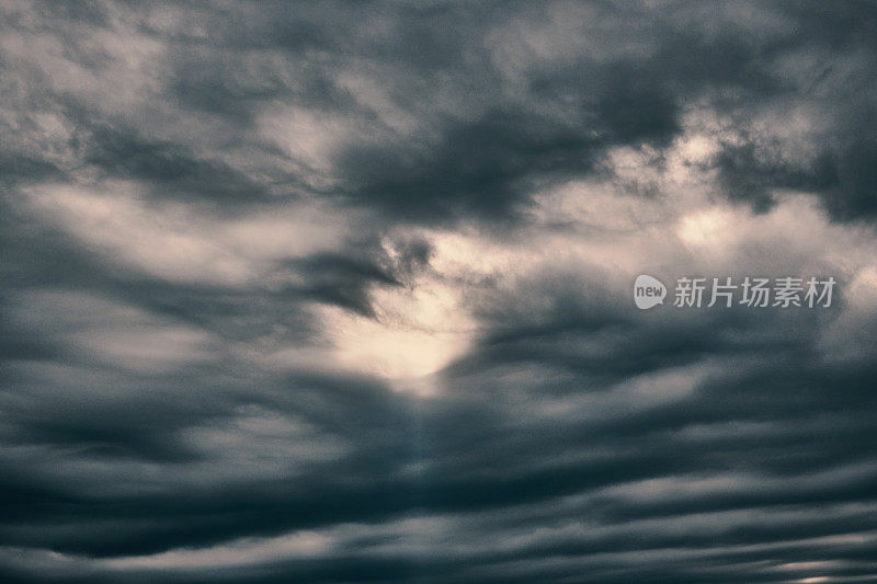 阴霾的天空