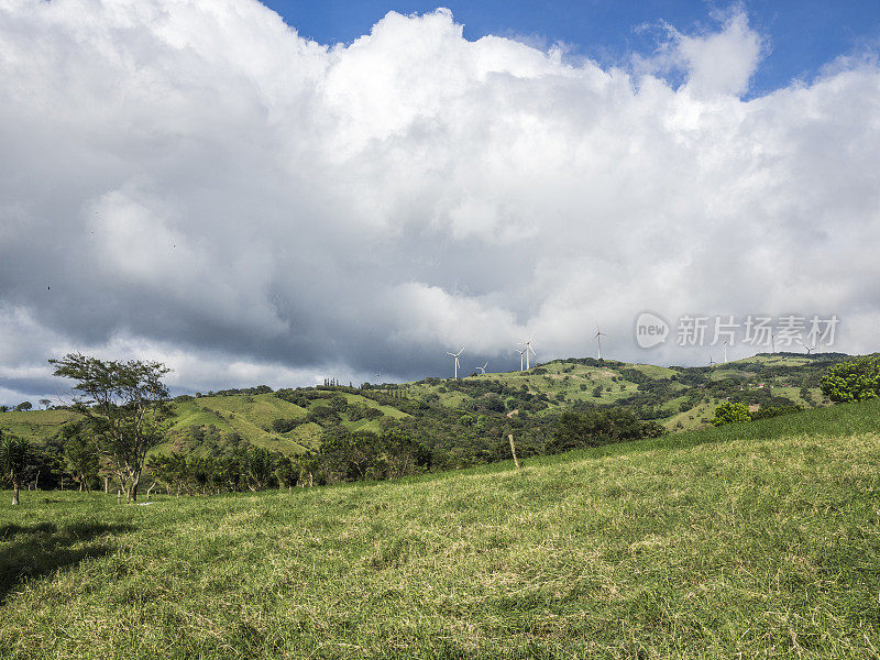哥斯达黎加瓜纳卡斯特省的丘陵乡村景观