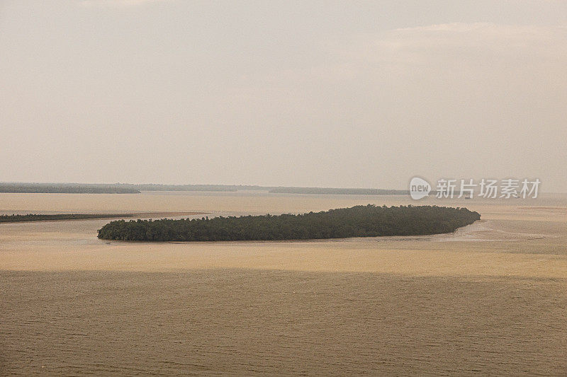 大亚马逊河中的一个岛屿