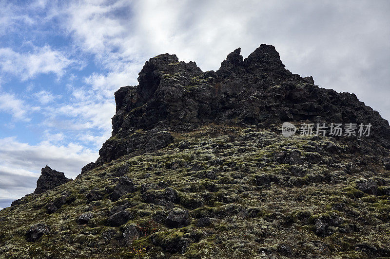 冰岛北部秋天的丁穆博吉尔熔岩形成
