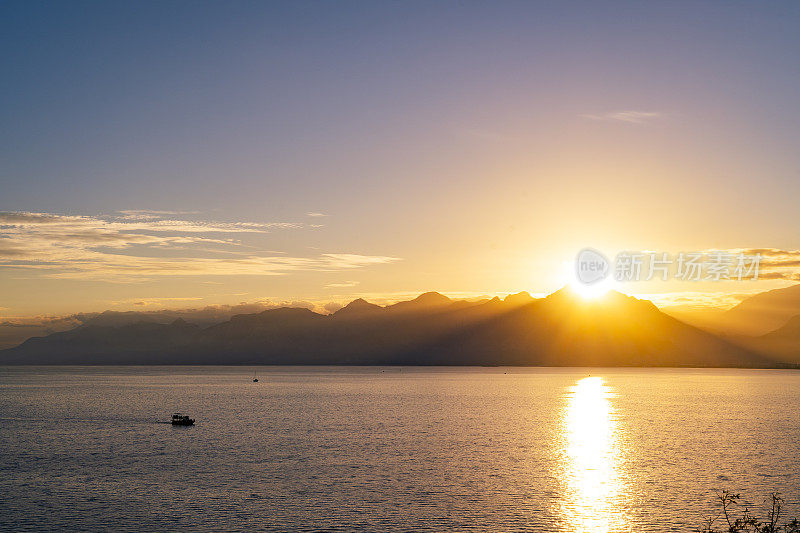 地中海独特的日落