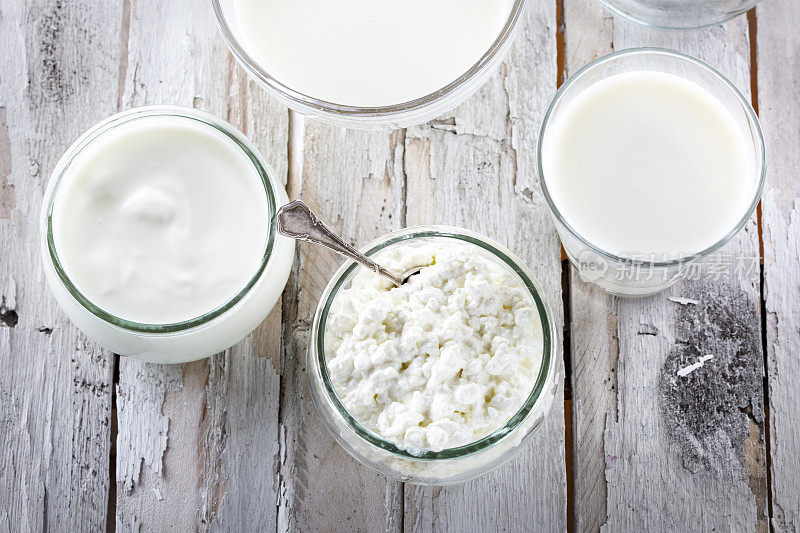 乳制品-牛奶，酸奶和白软干酪
