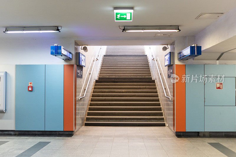 火车站的楼梯