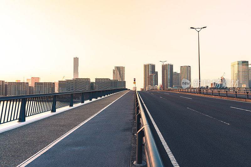 东京晴美码头和丰洲码头的城市道路