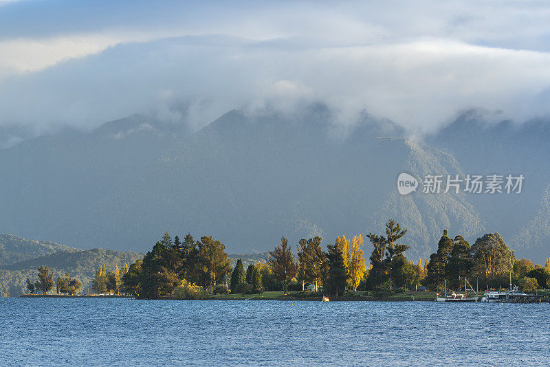 美丽的泰阿瑙湖，峡湾国家公园，新西兰