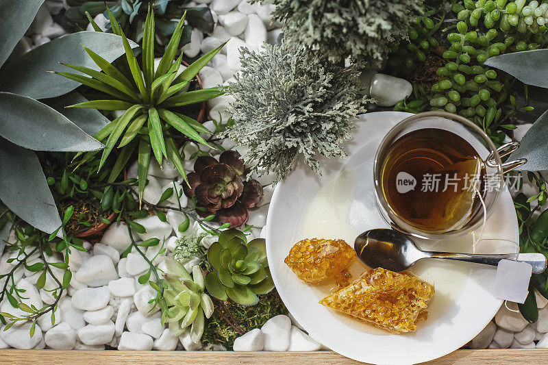 蜂蜜甘菊茶的特写