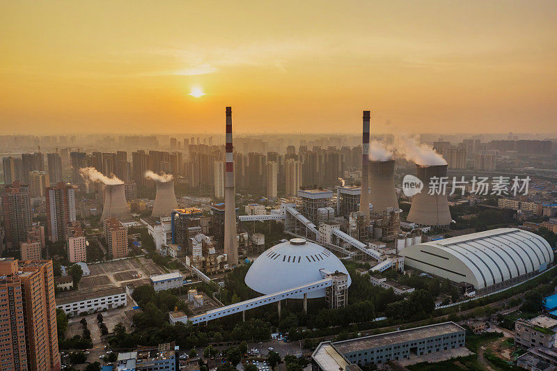 鸟瞰图城市在日落，西安，中国。