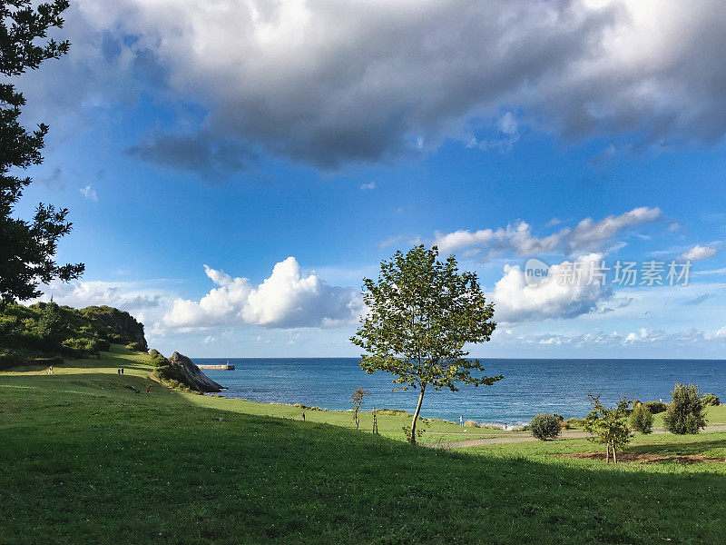 比斯开湾海上的美丽日落。西班牙