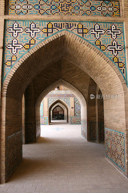 伊朗一座清真寺的走廊