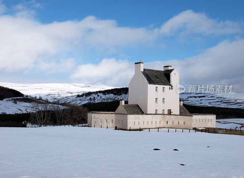 柯尔加夫城堡，苏格兰，冬天的雪。