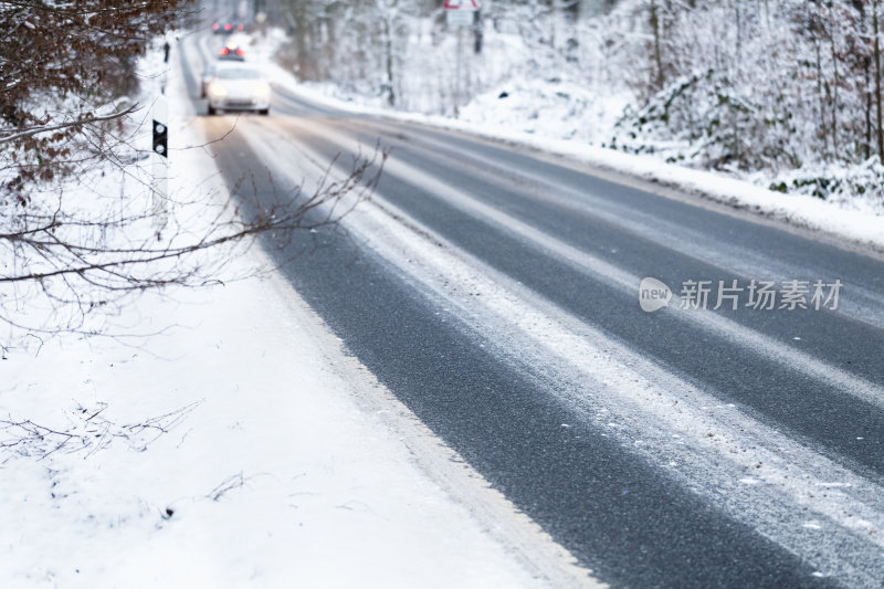 冬天的雪路