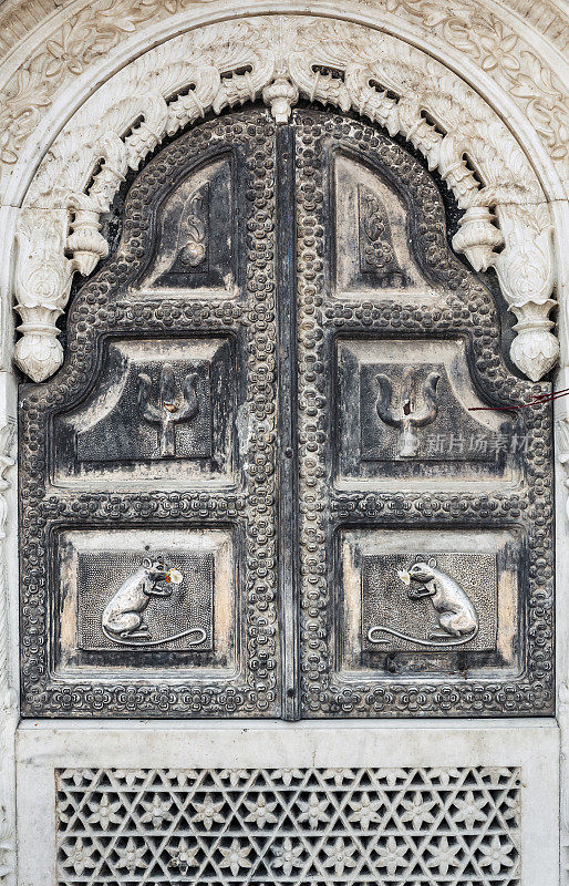 印度拉贾斯坦邦的德什诺克卡尼玛塔神庙