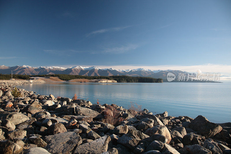 普卡基湖和库克山的冬天，新西兰